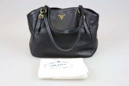 Prada Shopping Bag BN 4412, Vitello Daino schwarz, sehr guter Zustand, Material Hirschleder.