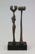 Rudolf Scheurer (1931 Lörrach), 2 teilige Skulptur, abstrakte Form von Hammer und Zange, auf
