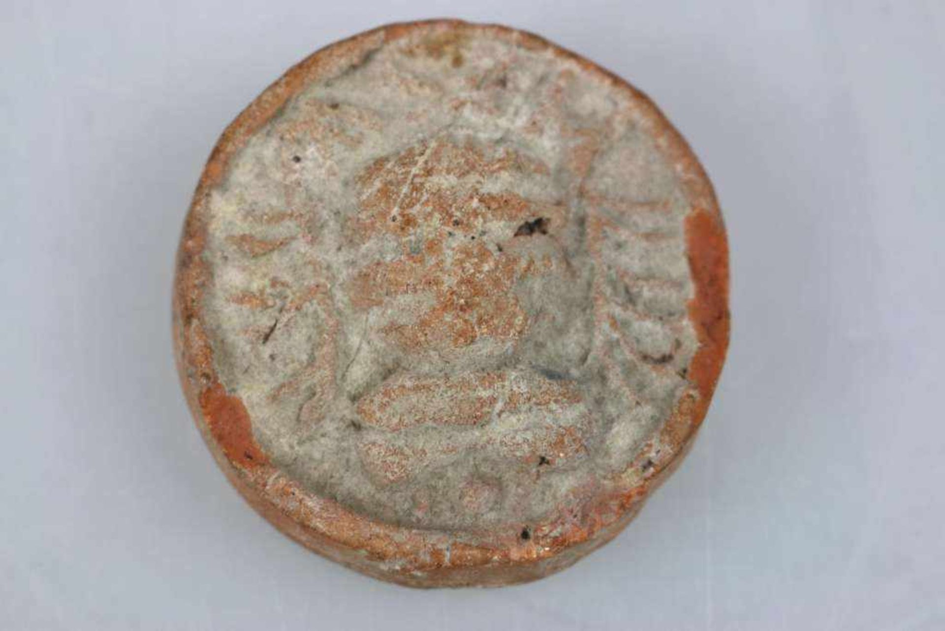 Siegel mit "GR", spätrömische Brotmarke oder auch Brot Siegel aus dem 3./4. Jh. n. Chr.. Sehr - Bild 2 aus 2