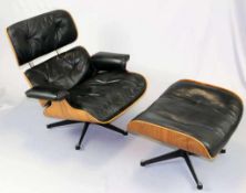 Eames Lounge Chair und Ottoman, schwarzes Leder, Schichtholzschale mit Palisanderfurnier.