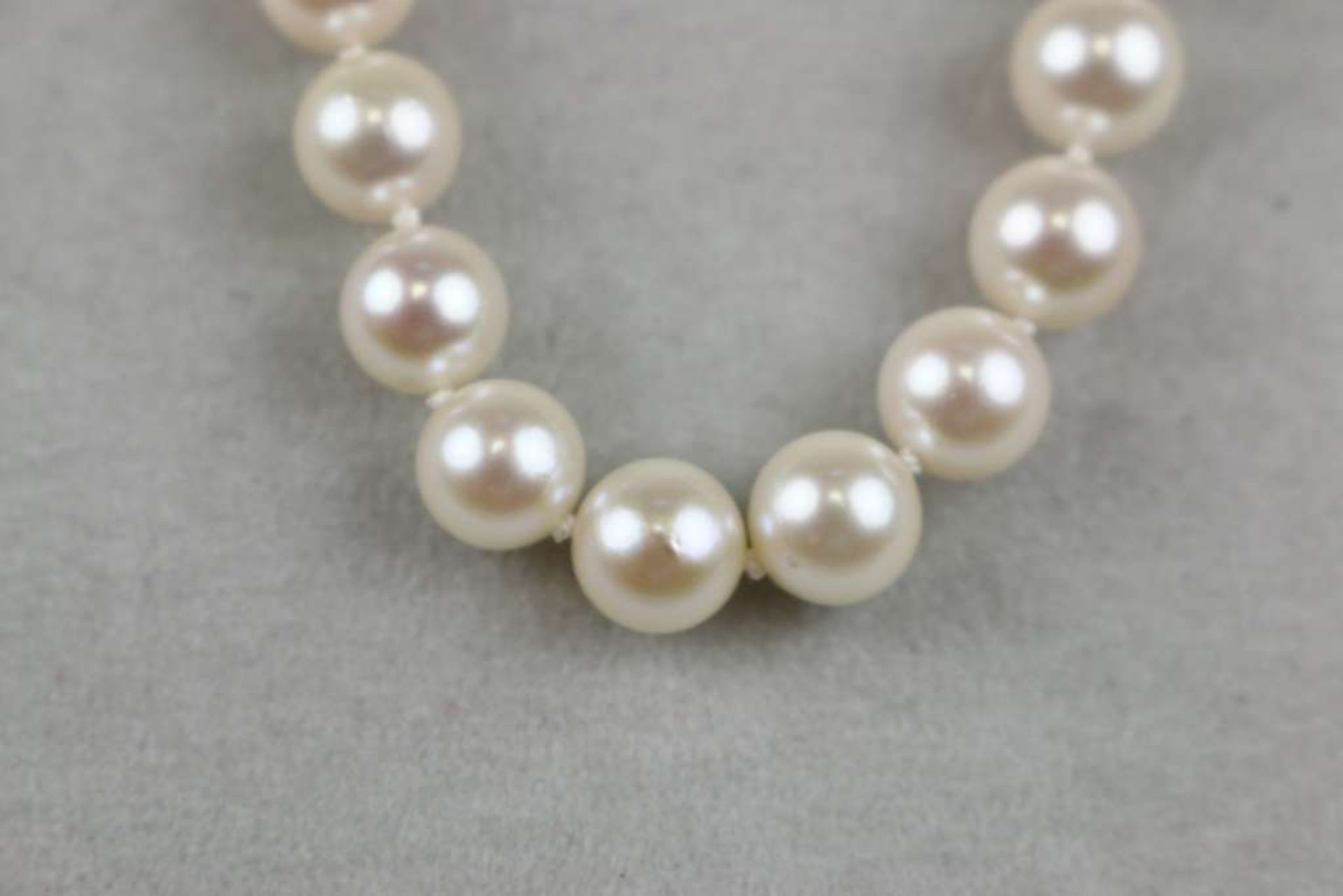 Endlos Perlenkette aus Akoya-Zuchtperlen, Gesamtlänge 96 cm, Perlendurchmesser ca. 8 mm. Sehr - Bild 2 aus 2