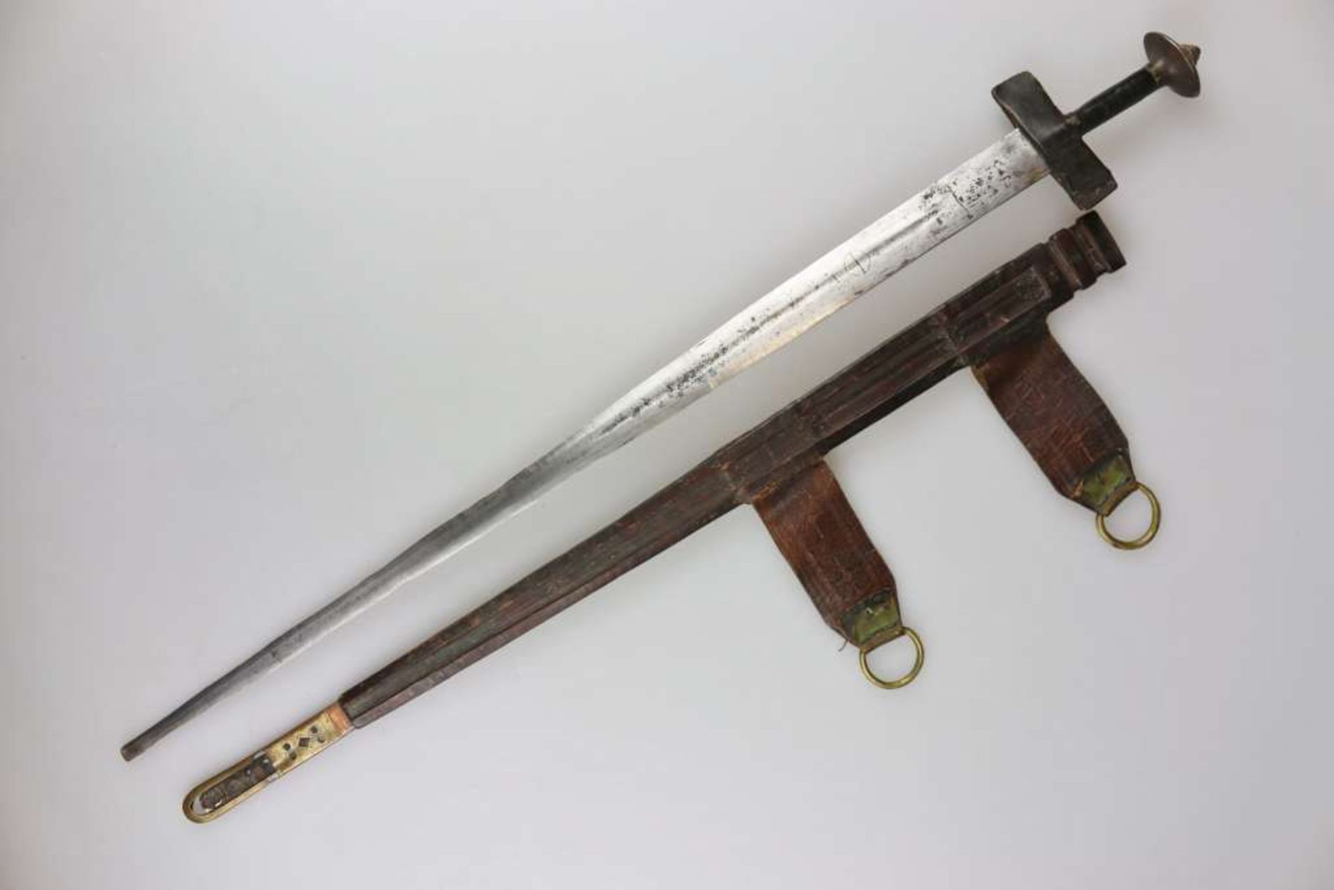 Tuarek Schwert mit Scheide, europäische Klinge mit laufender Wolfmarke und weiterer Marke. Klinge im - Bild 2 aus 5