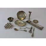 Silberkonvolut, verschiedene Teile, unter anderem 12 kleine Serviettenringe, zwei Tellerchen sowie
