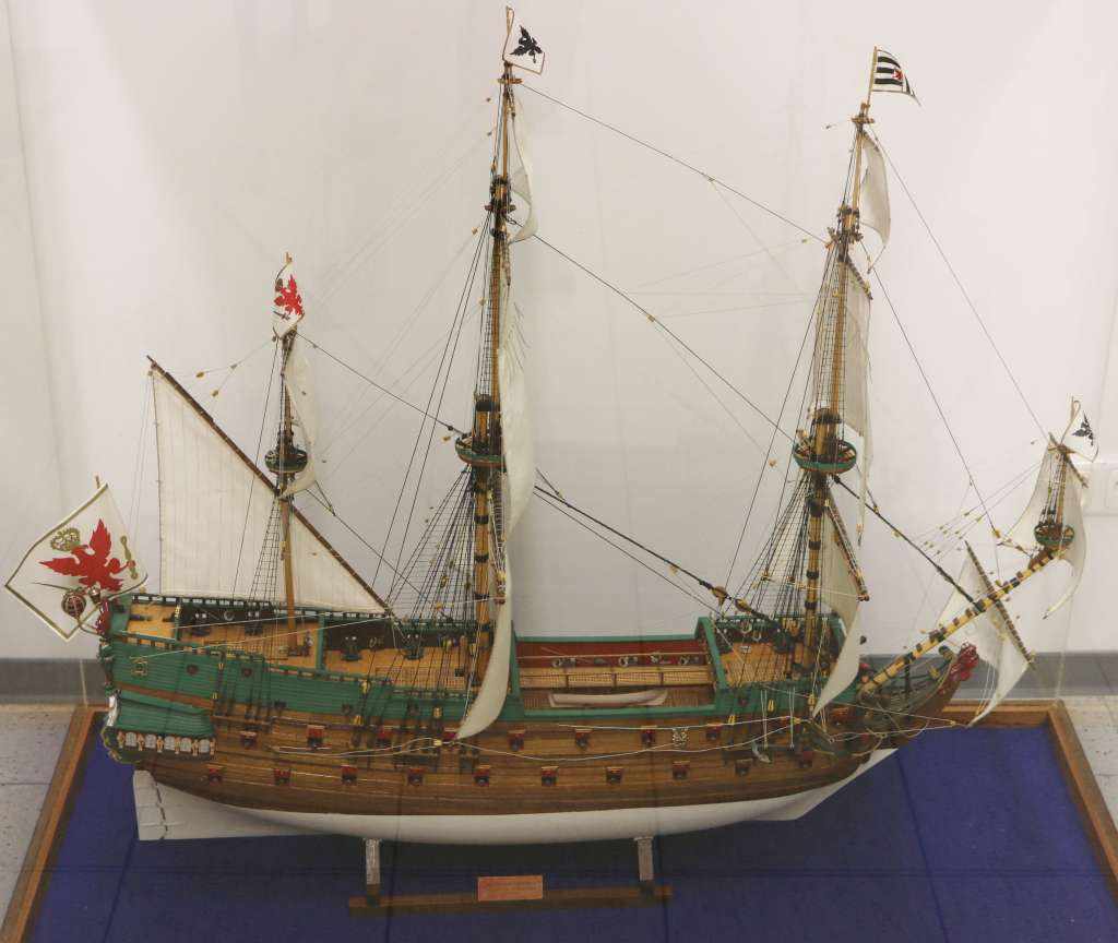 Detailgetreues Model des Konvoischiffes "Wappen von Hamburg aus dem Jahre 1667" im Maßstab 1:40.