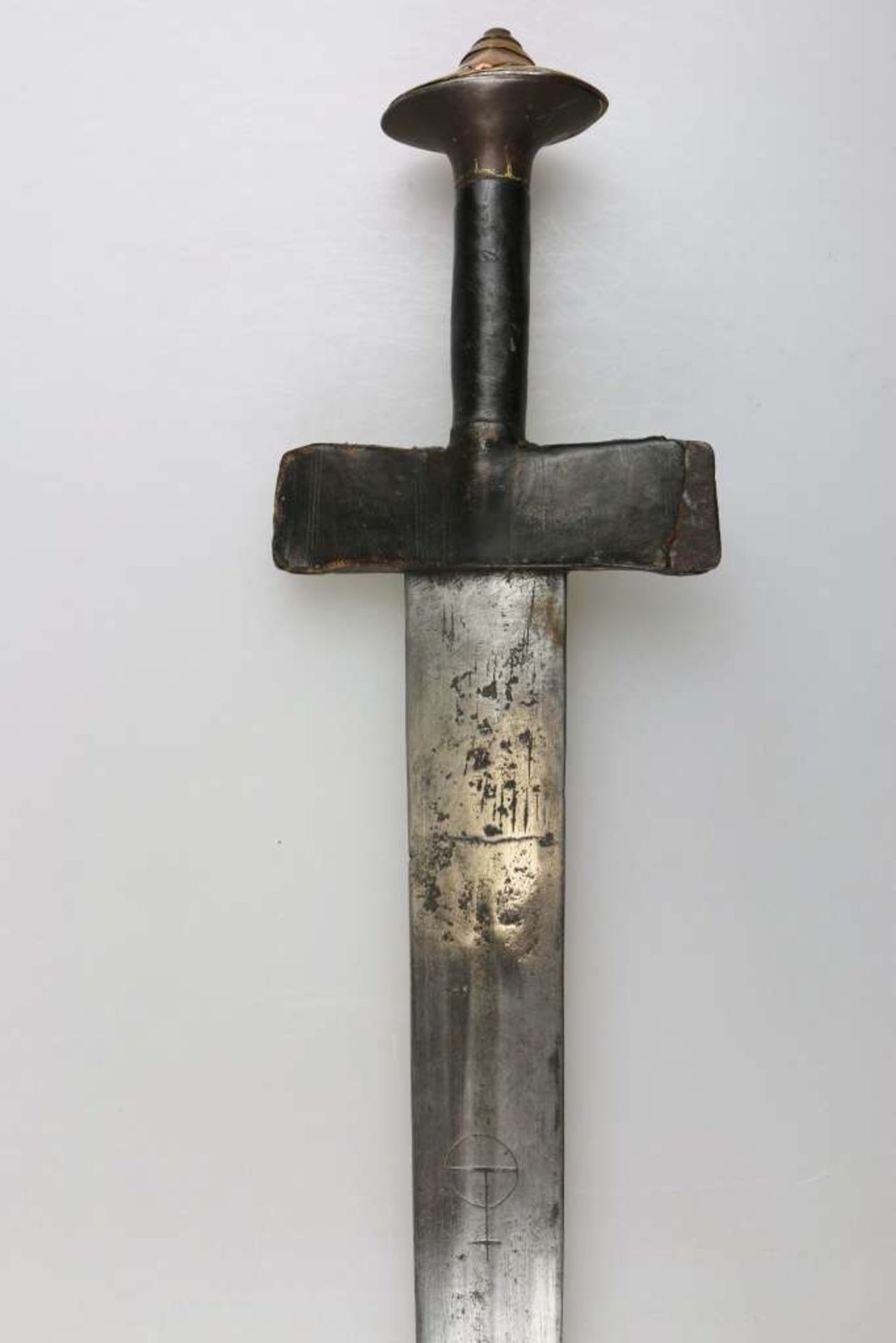Tuarek Schwert mit Scheide, europäische Klinge mit laufender Wolfmarke und weiterer Marke. Klinge im - Bild 5 aus 5