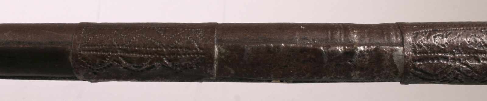 Vorderlader-Flinte, Balkan, 19. Jh., langer, dünner Eisenlauf, Holzschaft mit breitem - Image 4 of 5