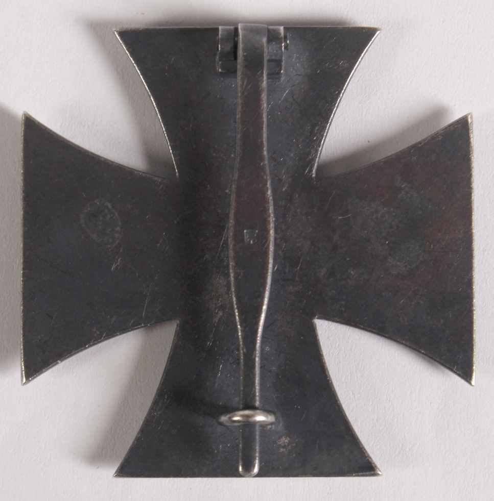 Orden, EK I, Drittes Reich, Eisernes Kreuz, flache Form mit breiter Nadel, Nadel geprägt bez. 20 - Image 2 of 2