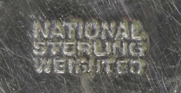Ein Paar Tafelleuchter, 1-flg., Mitte 20. Jh., Sterling Silber, runder, aufgewölbter Stand ( - Image 3 of 3