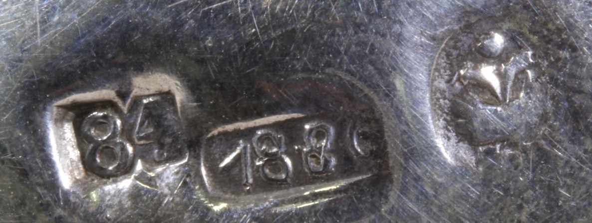 Ei-Dose, wohl Russland, dat. 1886, Silber 84 gepunzt, Wandung reich verziert mit plastischen Zweigen - Image 4 of 4