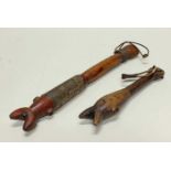 2 Flöten, Burkina Faso, Afrika, Holz, Leder- bzw. Kordelbändchen, 35 cm bzw. 23 cm lang