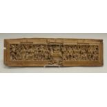 Holzrelief, Indien, 20. Jh., figural, womöglich von einem Tempelwagen, 21.5 x 76 cm, kleine