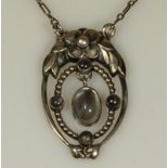 Collier, um 1908/10, Silber 826, gepunzt Georg Jensen 8, Mondstein-Cabochon, 4 kleine