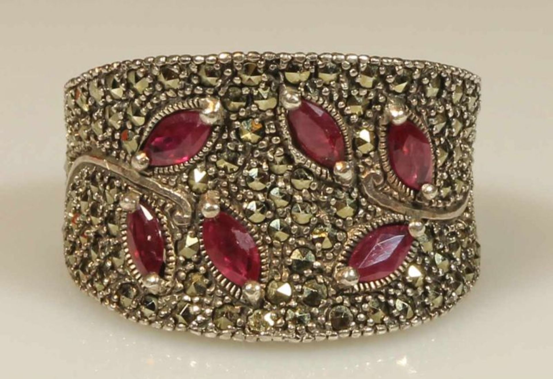 Ring, Atelierarbeit, Silber 925, floraler Dekor, 6 ovale facettierte Rubine, Markasiten, 12 g, RM
