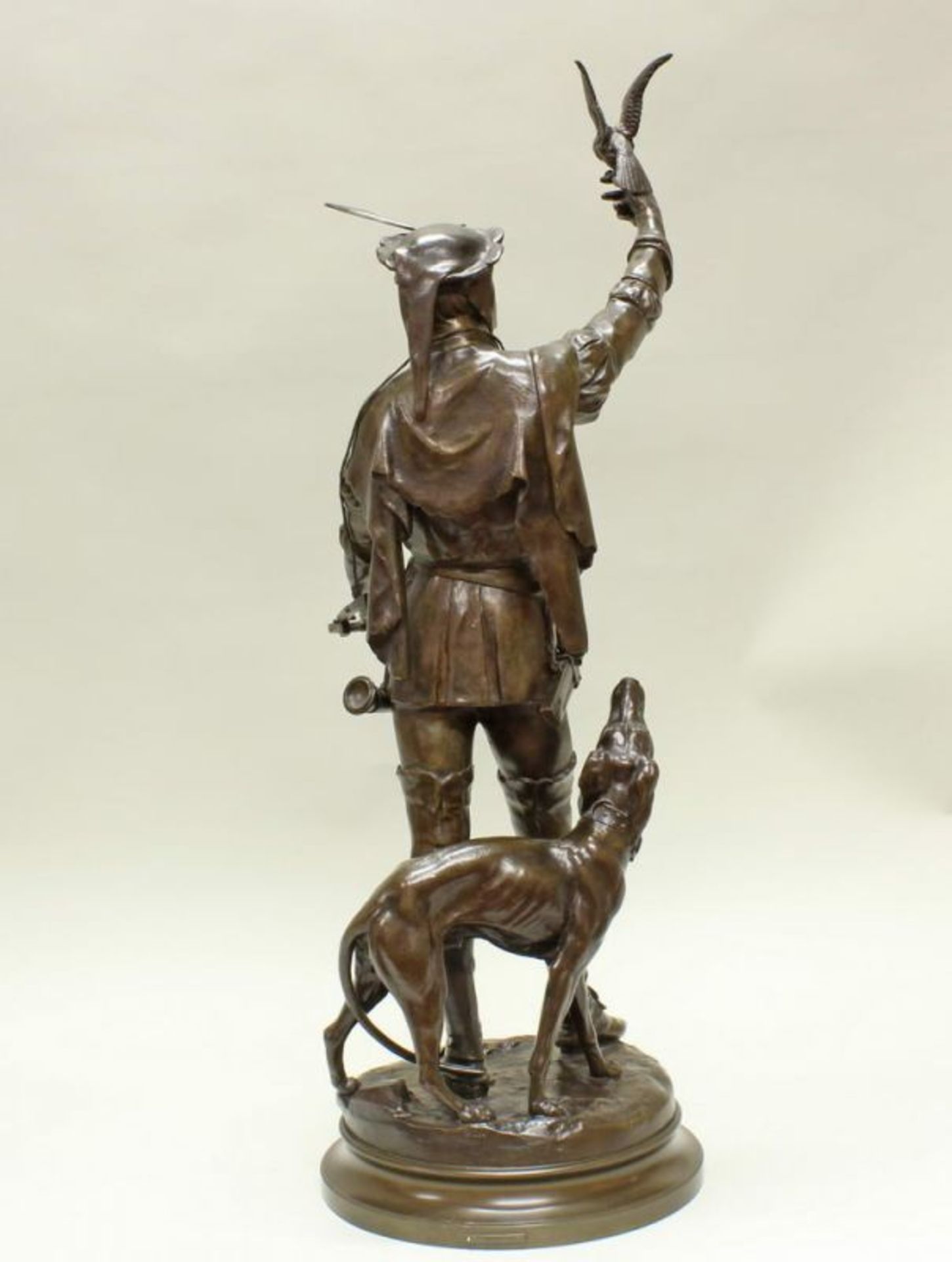 Bronze, braun patiniert, "Falconnier/Falkner", auf der Standfläche bezeichnet E. Picault, verso - Image 4 of 7