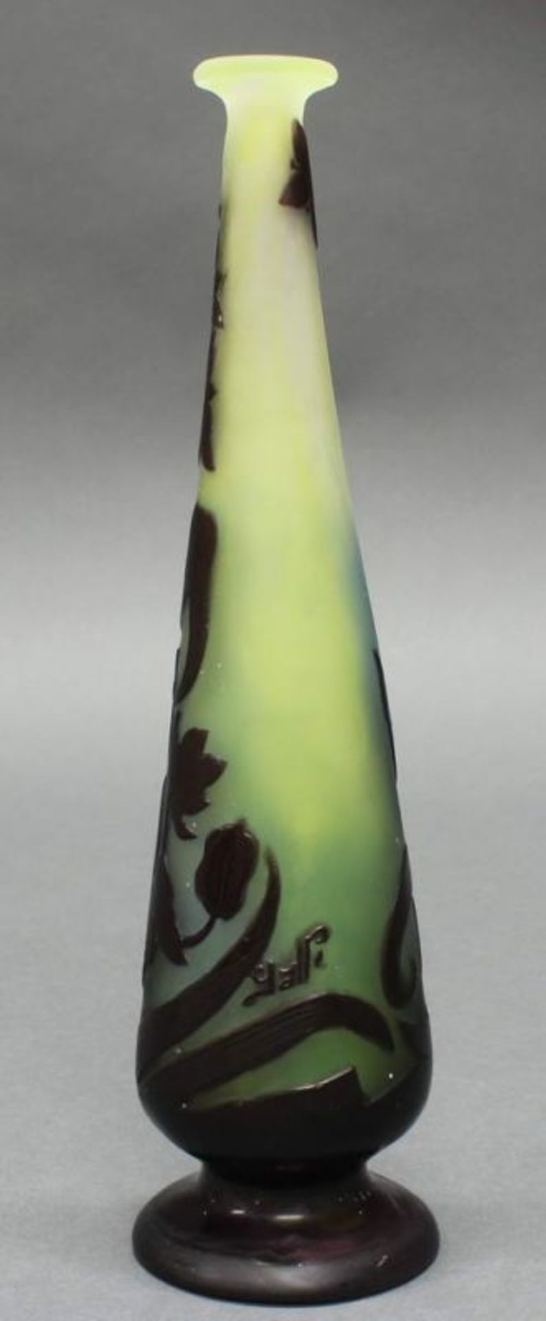 Vase, Emile Gallé, 1906-1914, Glas, Überfangdekor mit wilden Anemonen auf grünlichen Grund, schlanke - Image 2 of 4