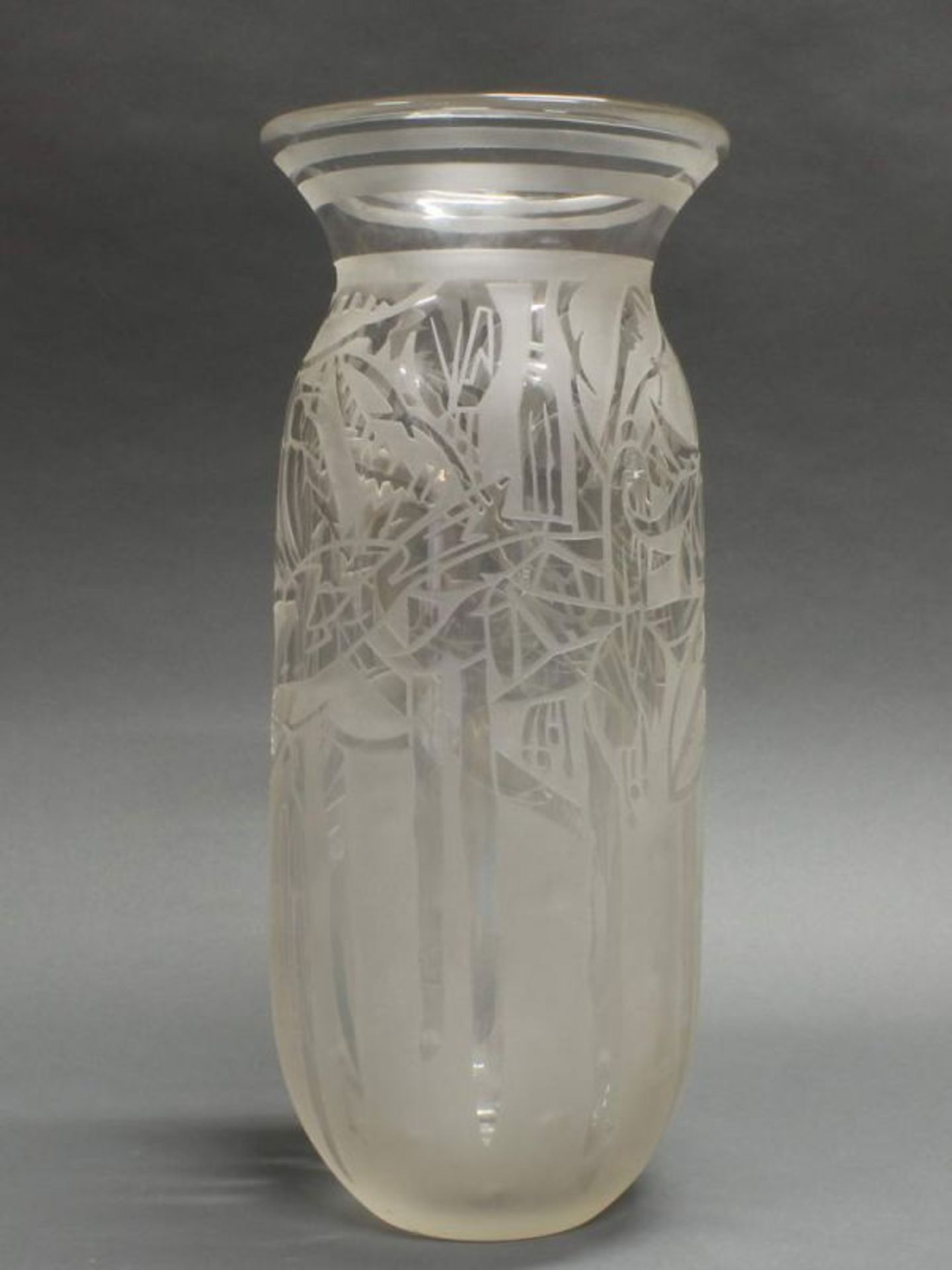 Vase, André Delatte, um 1925, farbloses Glas, umlaufend geätzter Vogeldekor, signiert A Delatte - Image 2 of 5