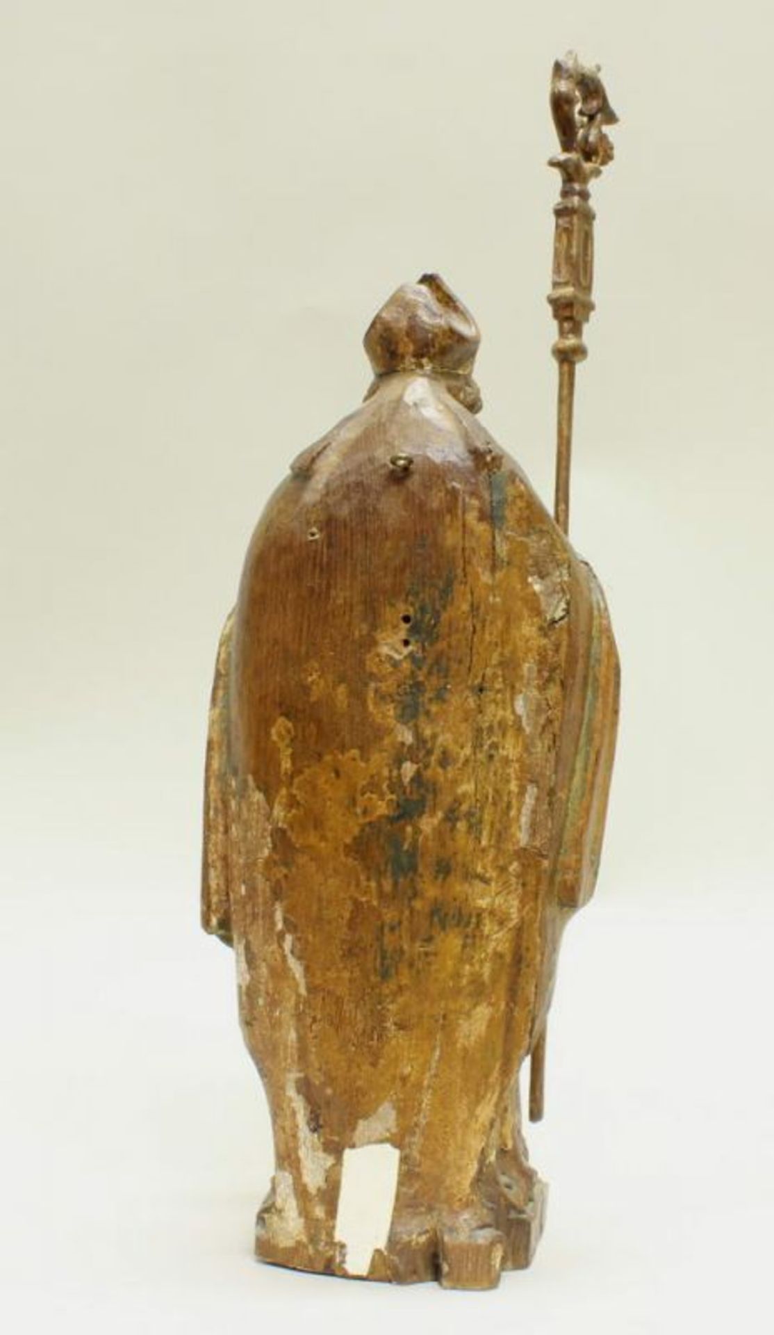 2 kleine Skulpturen, Holz geschnitzt, "Heilige Bischöfe", 34 cm bzw. 36 cm hoch, 18./19 Jh., - Image 7 of 7