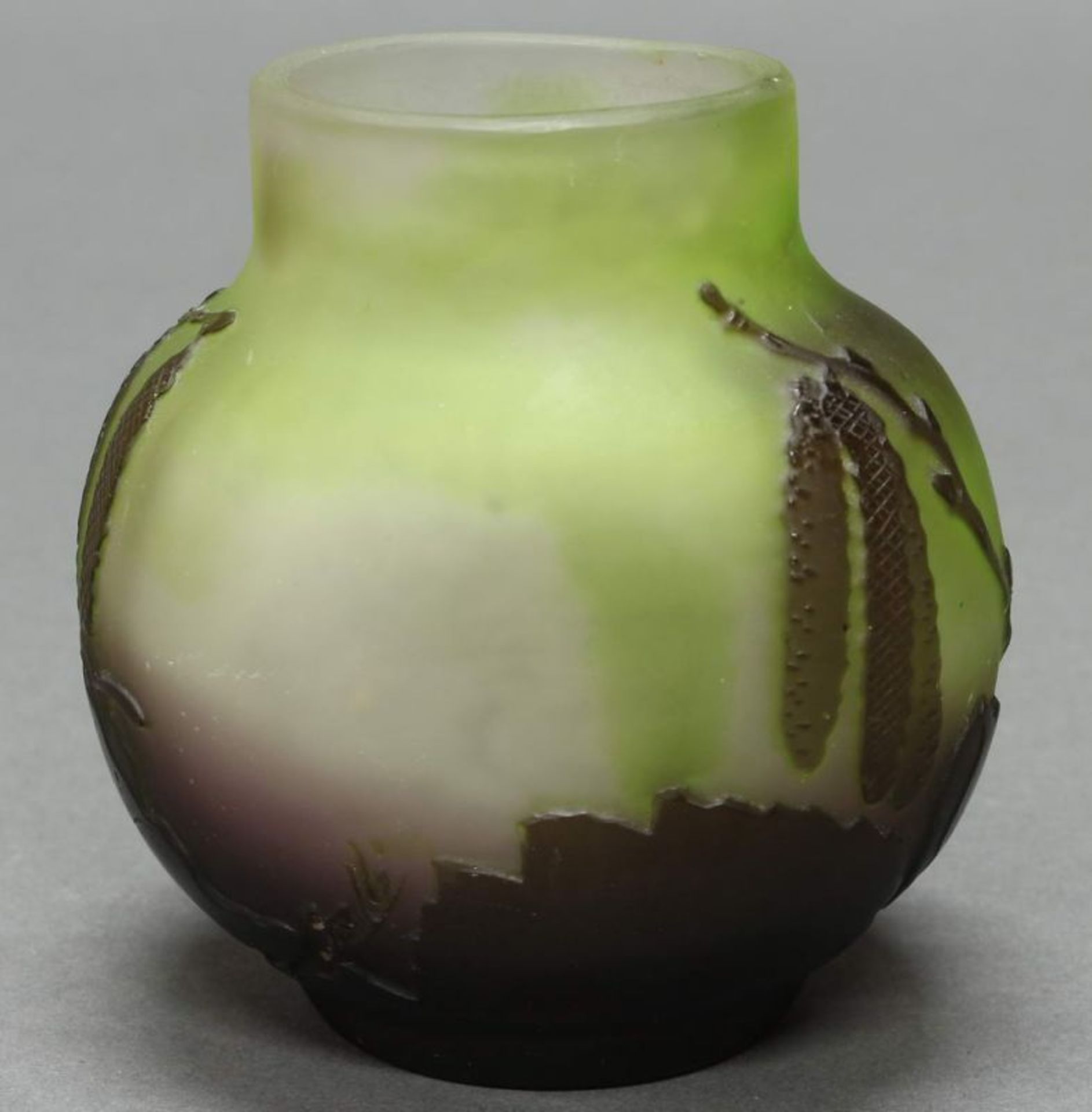 Vase, Emile Gallé, 1902-1903, Glas, brauner Überfangdekor Haselnusszweige mit Blüten-Kätzchen, - Image 2 of 4