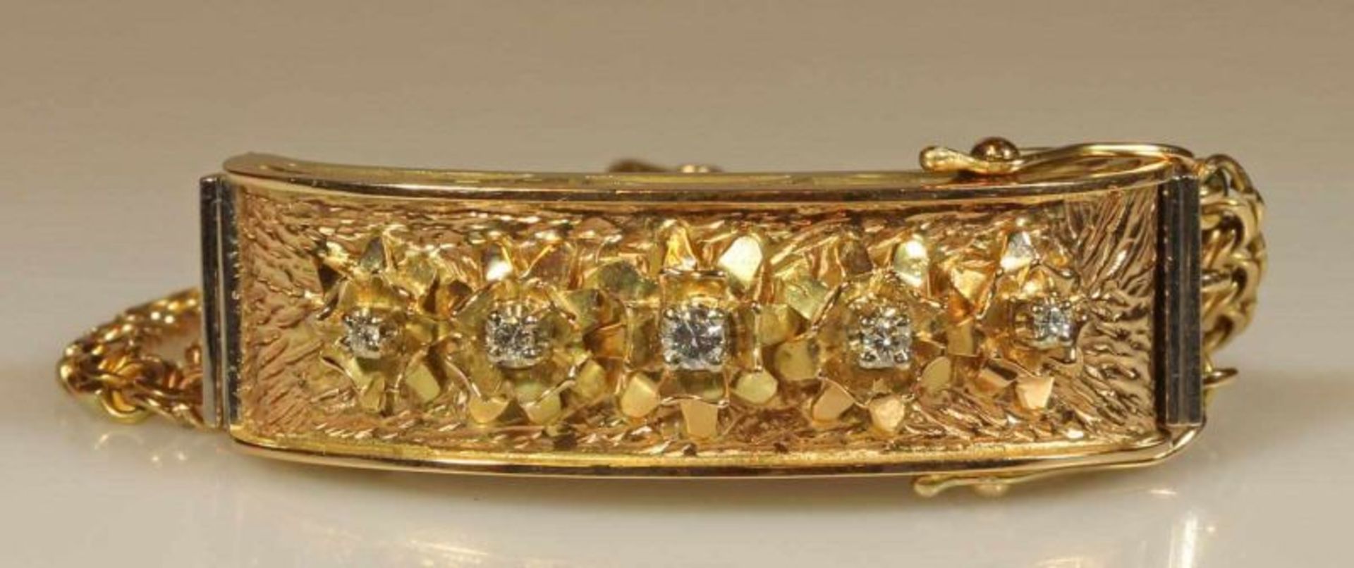 Armband, Atelierarbeit, GG 585, dreireihige Goldketten, aufwändige Schließe mit floralem Dekor, 5 - Image 3 of 3