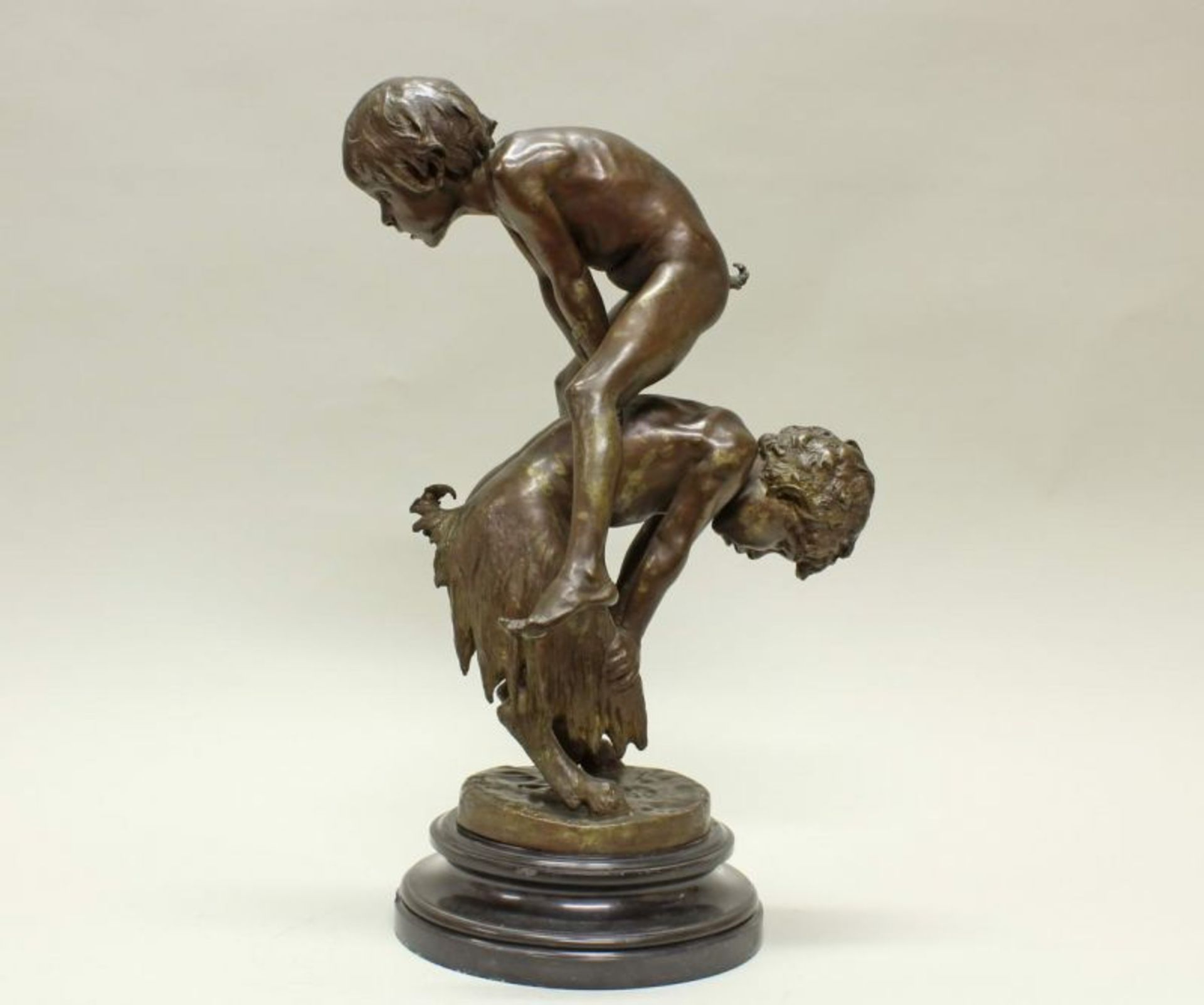 Bronze, hellbraun patiniert, "Der Bocksprung", auf der Plinthe bezeichnet W. Haverkamp Roma 1891,