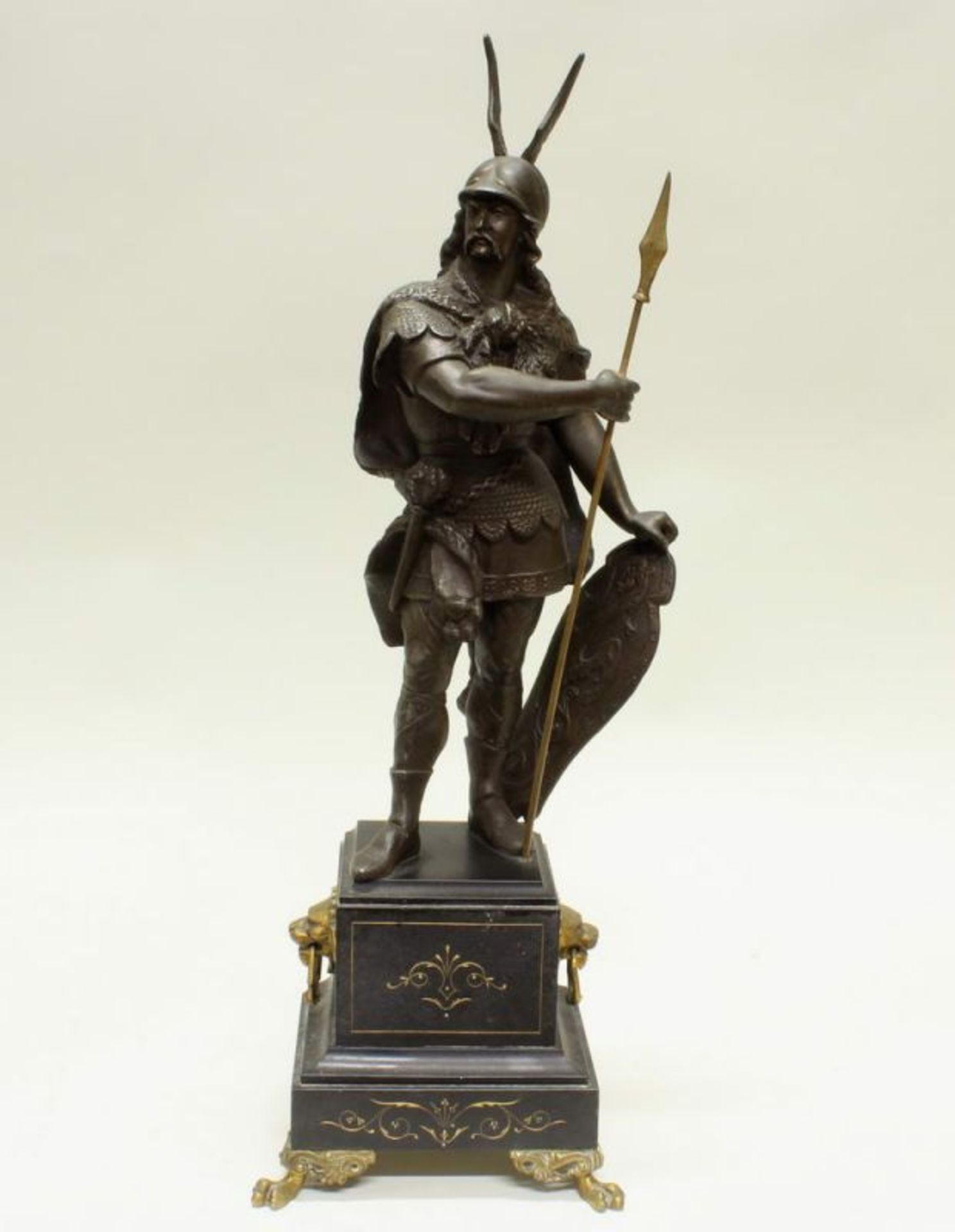 2 Metallgüsse, "Soldat in Rüstung", auf Steinsockel, 34 cm bzw. 50 cm hoch 20.00 % buyer's premium - Image 2 of 5
