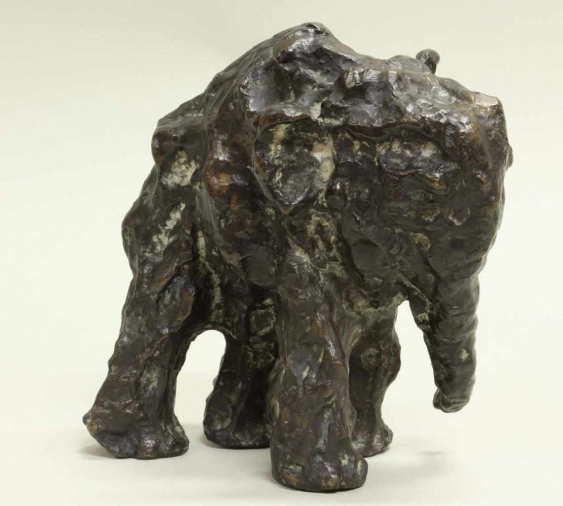 Bronze, "Elefant", unter dem Fuß bezeichnet Gerdes, 16 cm hoch. Hans Gerdes, 1906 Stuttgart - 1979 - Image 2 of 3