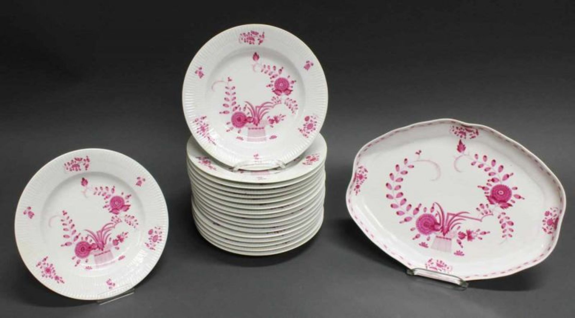 18 Teller, Meissen, Schwertermarke, 1850-1924, 1. Wahl, gebrochener Stab, Garbenmuster, purpur, ø