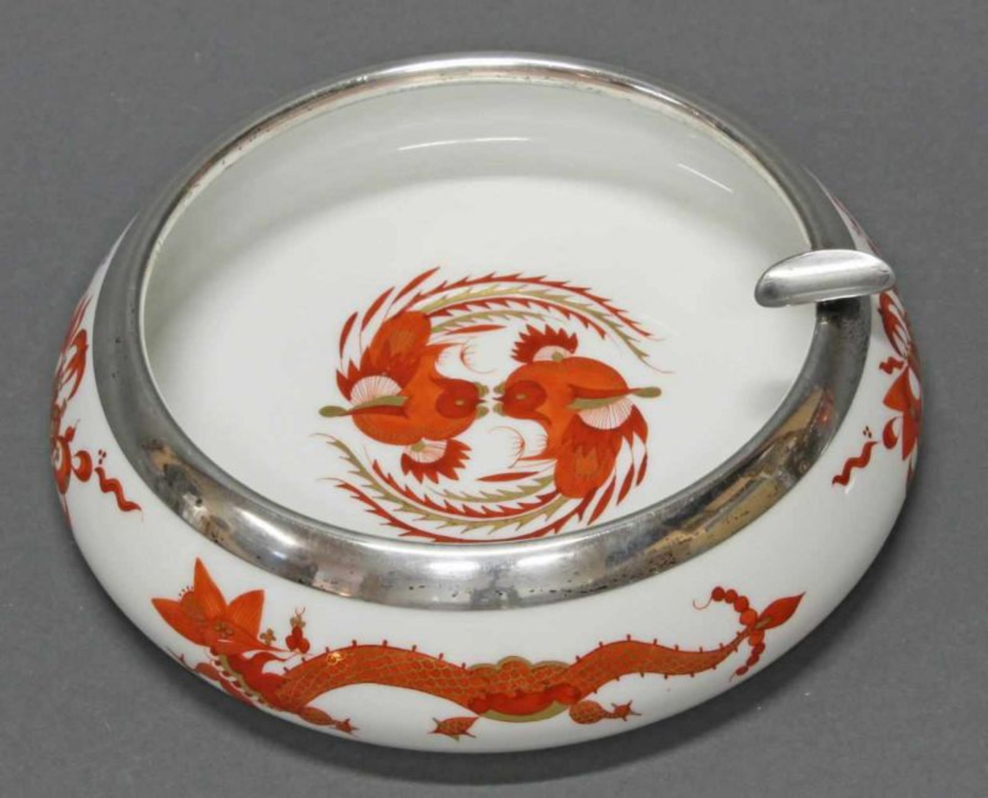 Aschenbecher, Meissen, Schwertermarke, 1. Wahl, reicher Drache, rot, goldschattiert,