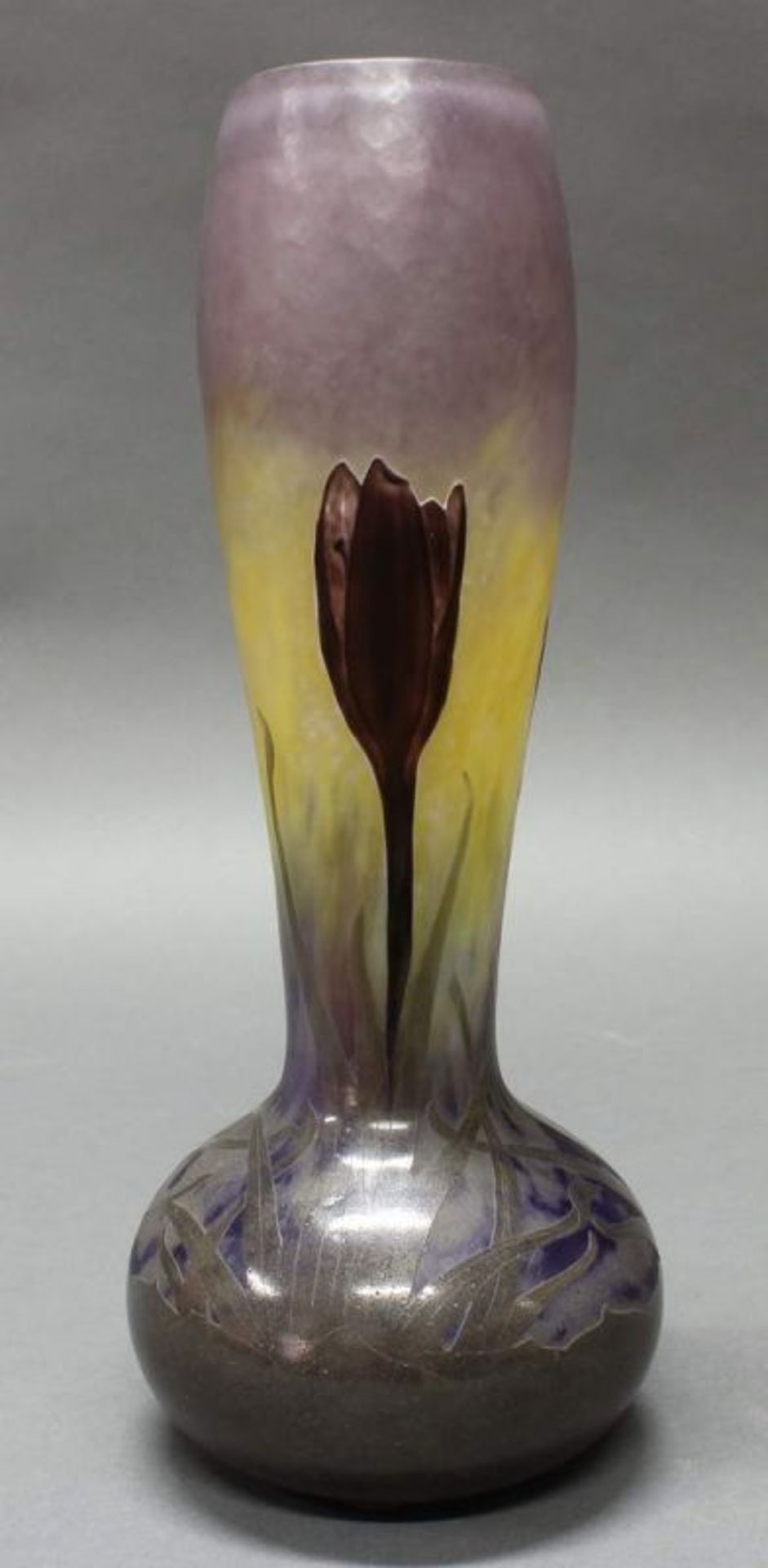 Martelévase, Daum, Glas, 1906 - 1910, fünf farbige Applikationen mit Krokussen, Fond mit - Image 3 of 4