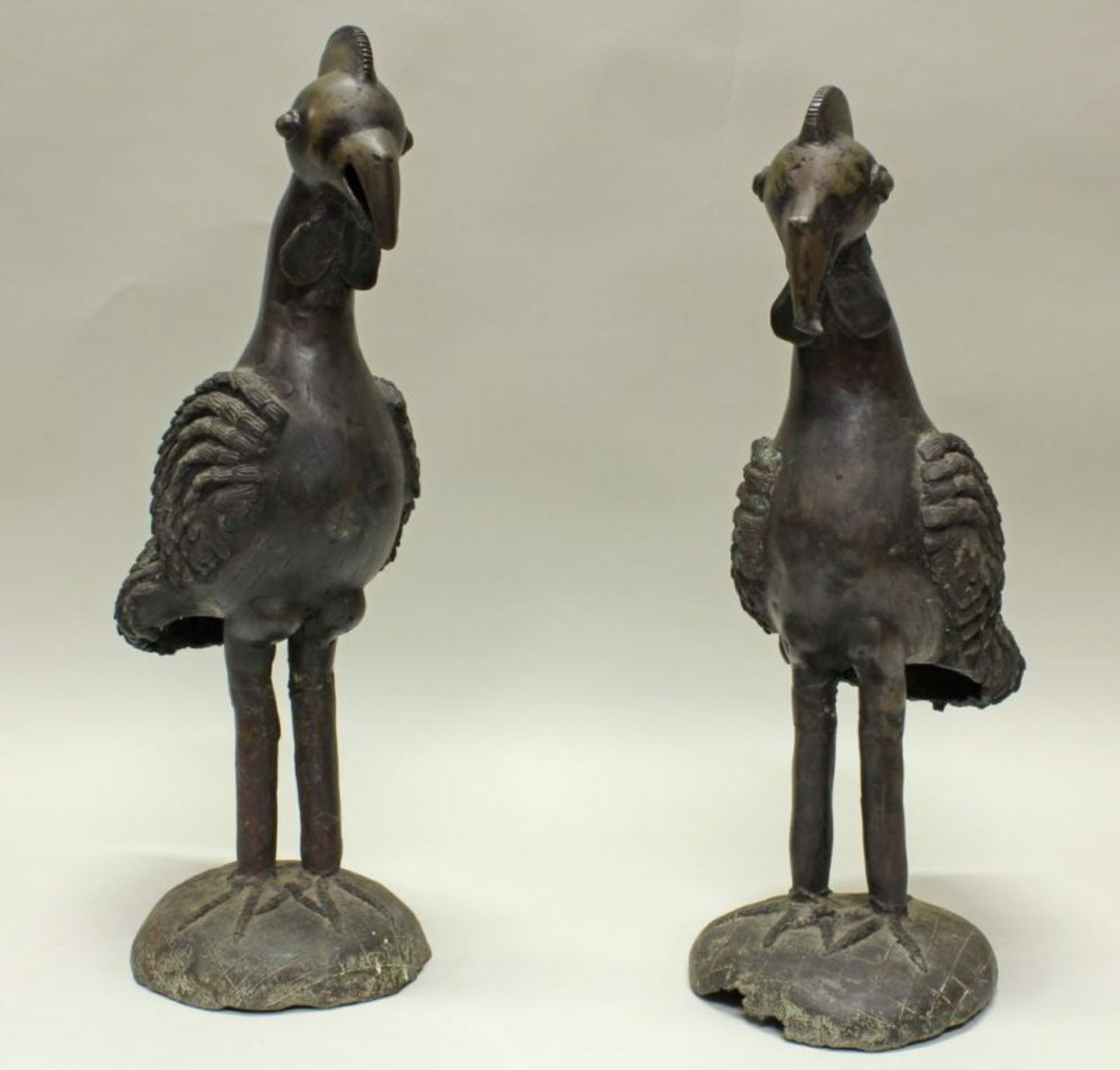 Paar Vögel, Bronze, Afrika, 51 cm bzw. 53 cm hoch. Provenienz: Rheinische Privatsammlung 20.00 %