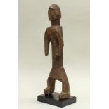 Stehende Figur, Chamba, Nigeria, Afrika, authentisch, Holz, minimalistische Formensprache unter