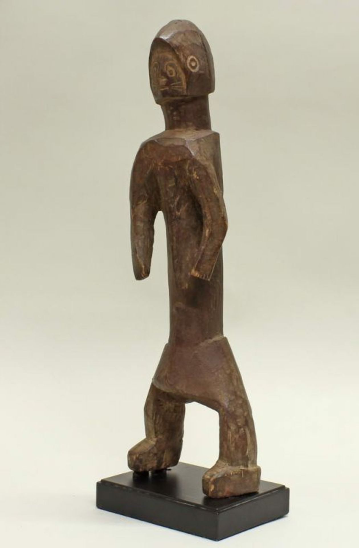 Stehende Figur, Chamba, Nigeria, Afrika, authentisch, Holz, minimalistische Formensprache unter