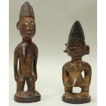 2 Figuren, Ibedji, Yoruba, Nigeria, Afrika, authentisch, Holz, patiniert, 23 cm bzw. 29 cm hoch.