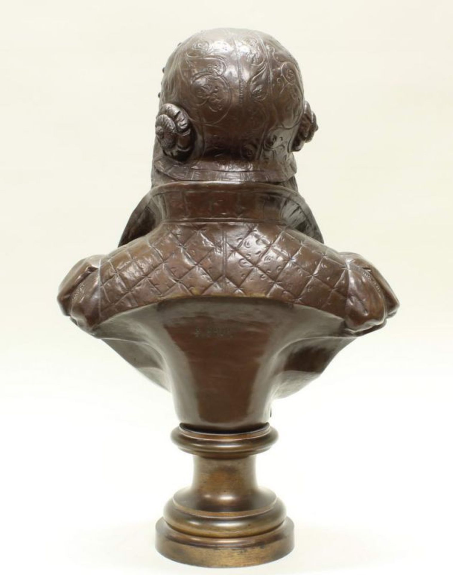 Bronze, dunkelbraun patiniert, "Frauenbüste", auf Metallsockel, verso bezeichnet P. Baur FB, 68 cm - Image 4 of 6