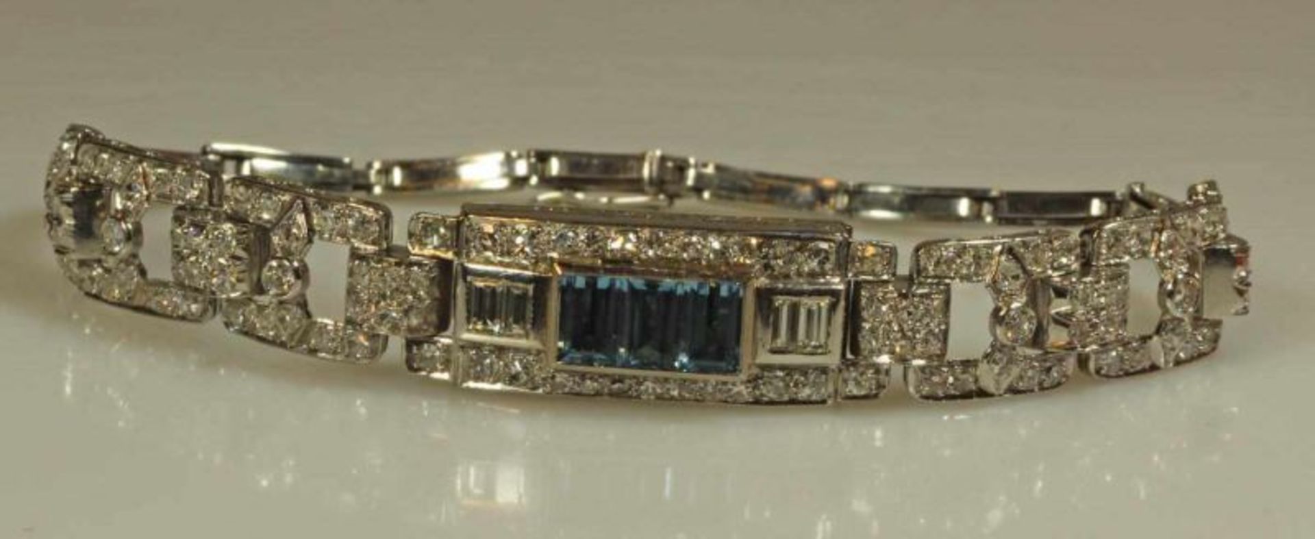 Armband (ehemals Uhr), Art Deco, um 1930, Platin 950, 8 Brillanten und 113 Diamanten, zus. ca. 2.