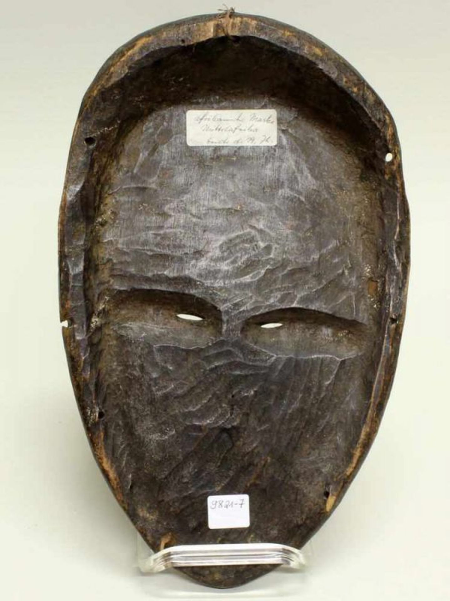 Maske, Dan, Elfenbeinküste, Afrika, authentisch, Holz, dunkle Patina, 61 cm hoch 20.00 % buyer's - Image 2 of 2