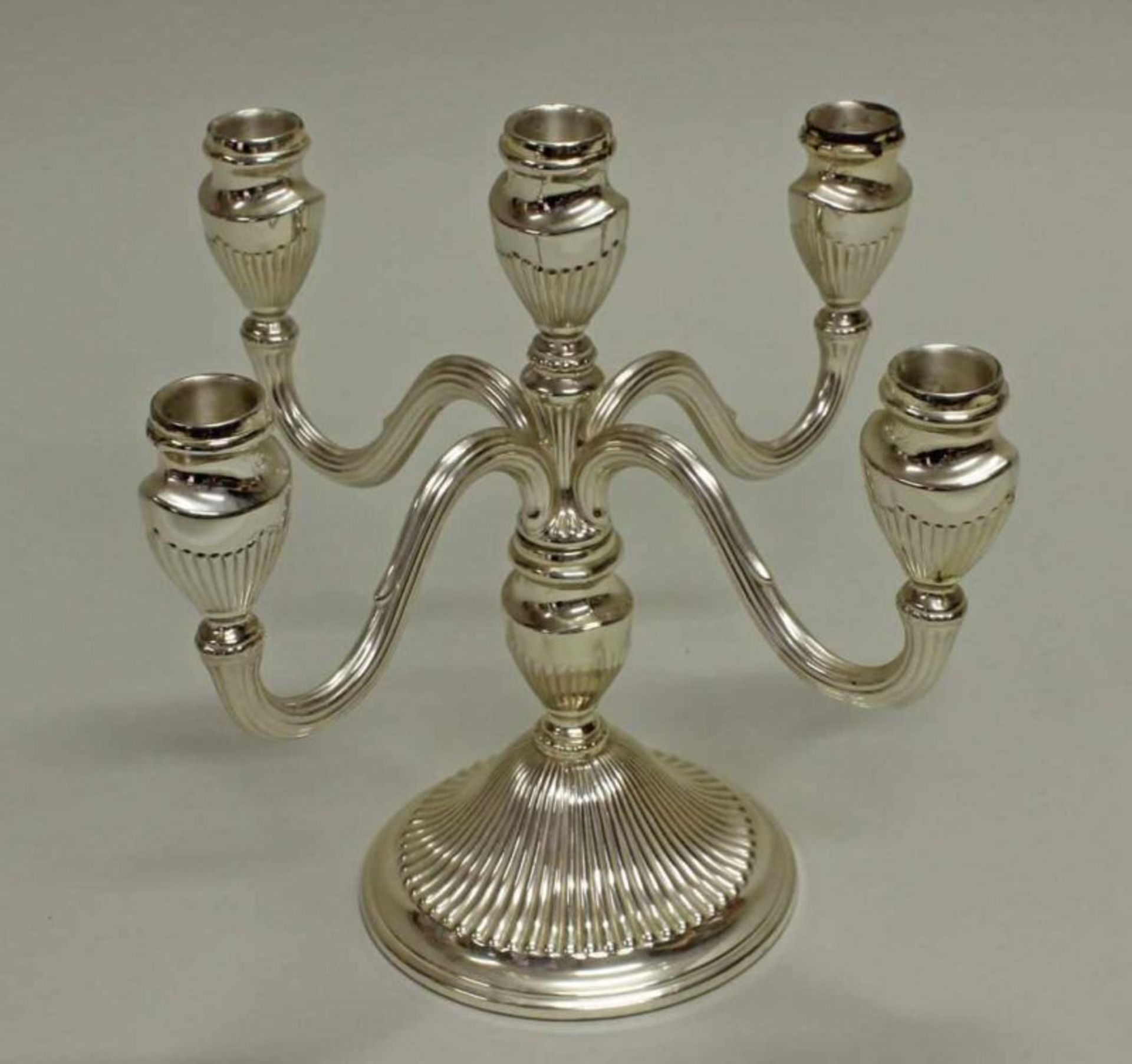 Girandole, Silber 925, Gbr. Kühn, fünfflammig, godroniert, Fuß gefüllt, 21.5 cm hoch 20.00 % buyer's