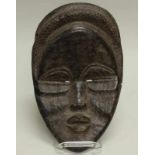 Maske, Dan, Elfenbeinküste, Afrika, authentisch, Holz, dunkle Patina, 61 cm hoch 20.00 % buyer's