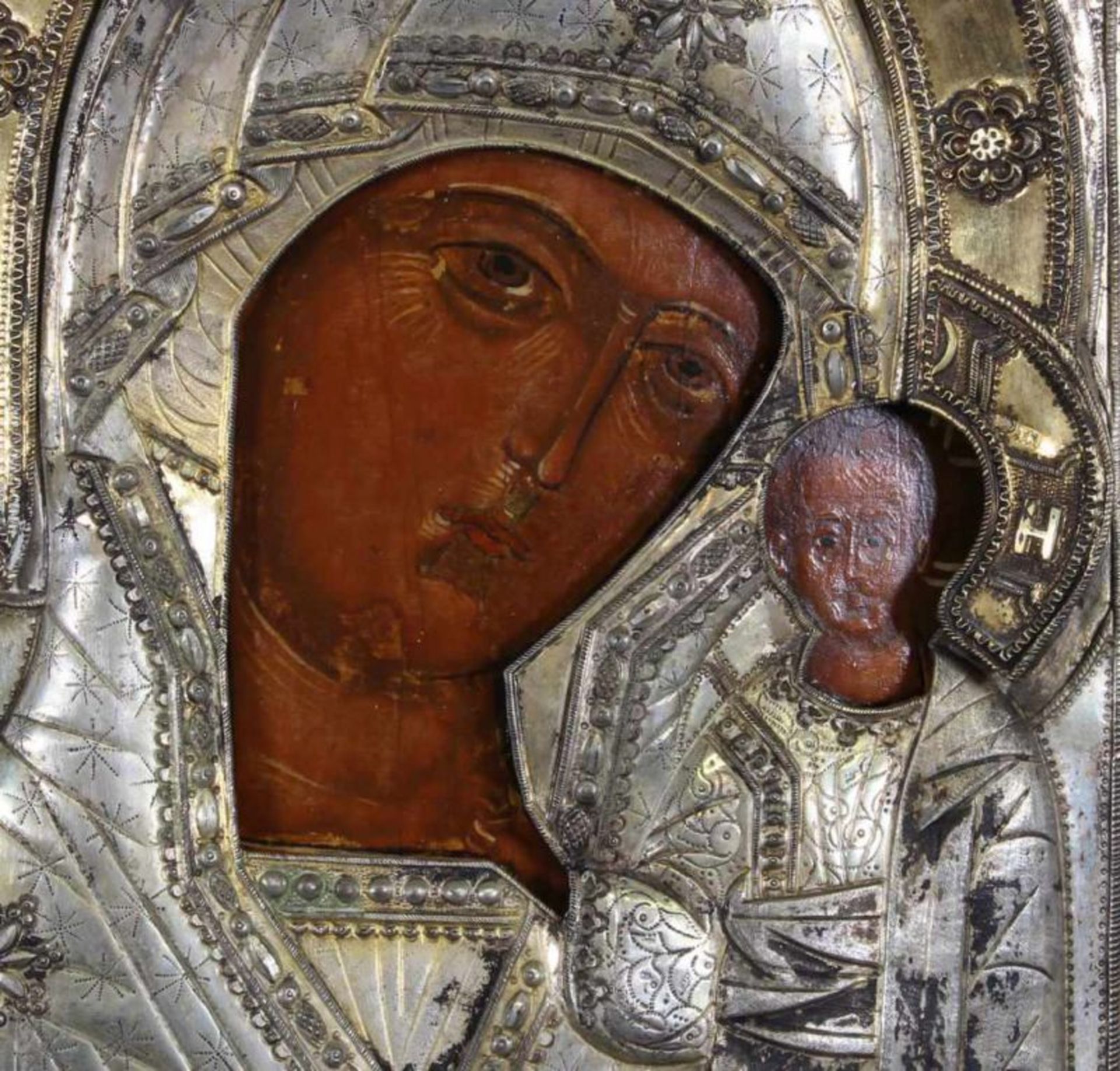 Ikone, Tempera auf Holz, "Gottesmutter von Kasan", Russland 18. Jh., Silberoklad, 84 gestempelt, - Image 2 of 10