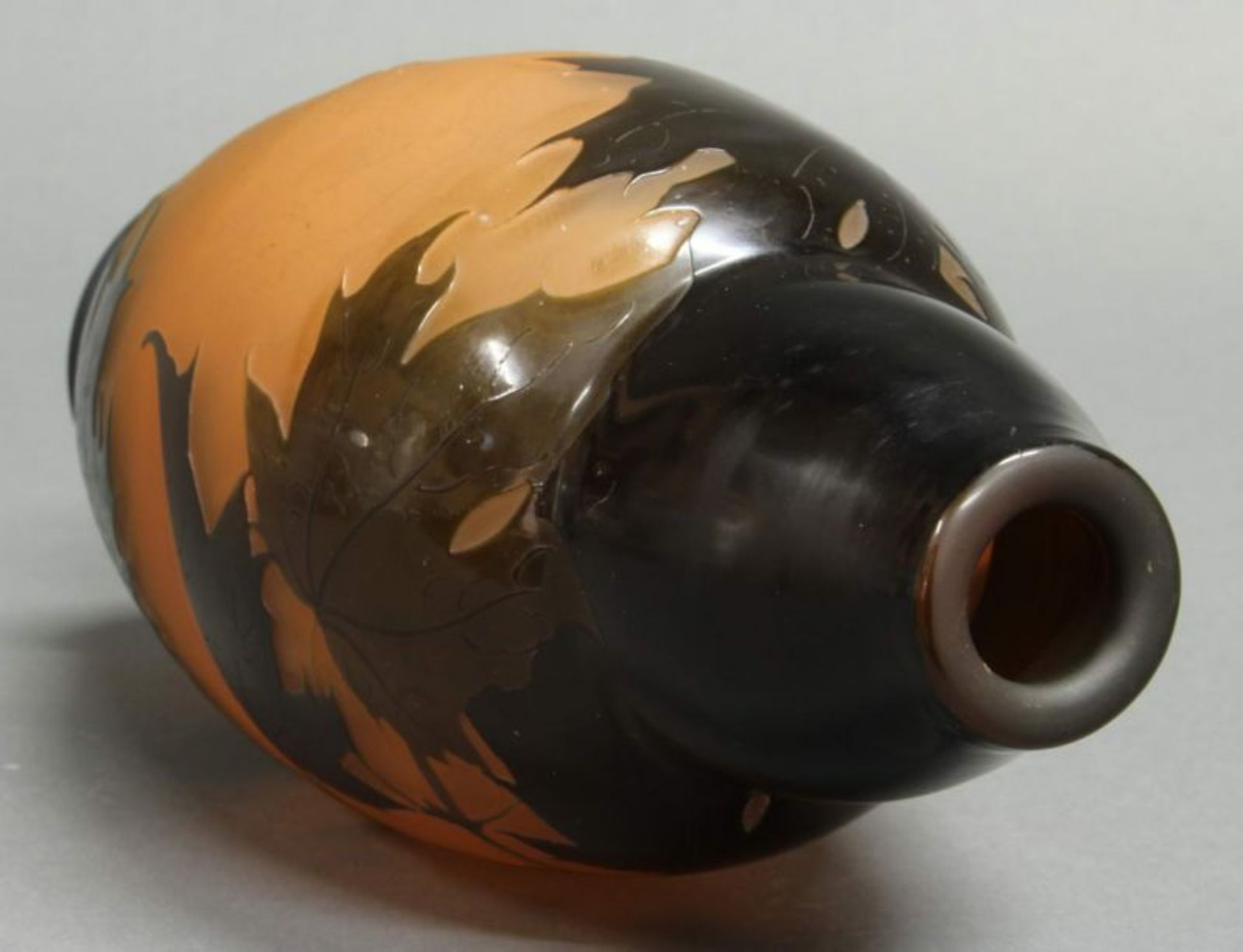 Vase, Paul Nicolas, Nancy, um 1925, brauner Überfangdekor mit Ahorn auf lachsrotem Grund, signiert - Image 5 of 6