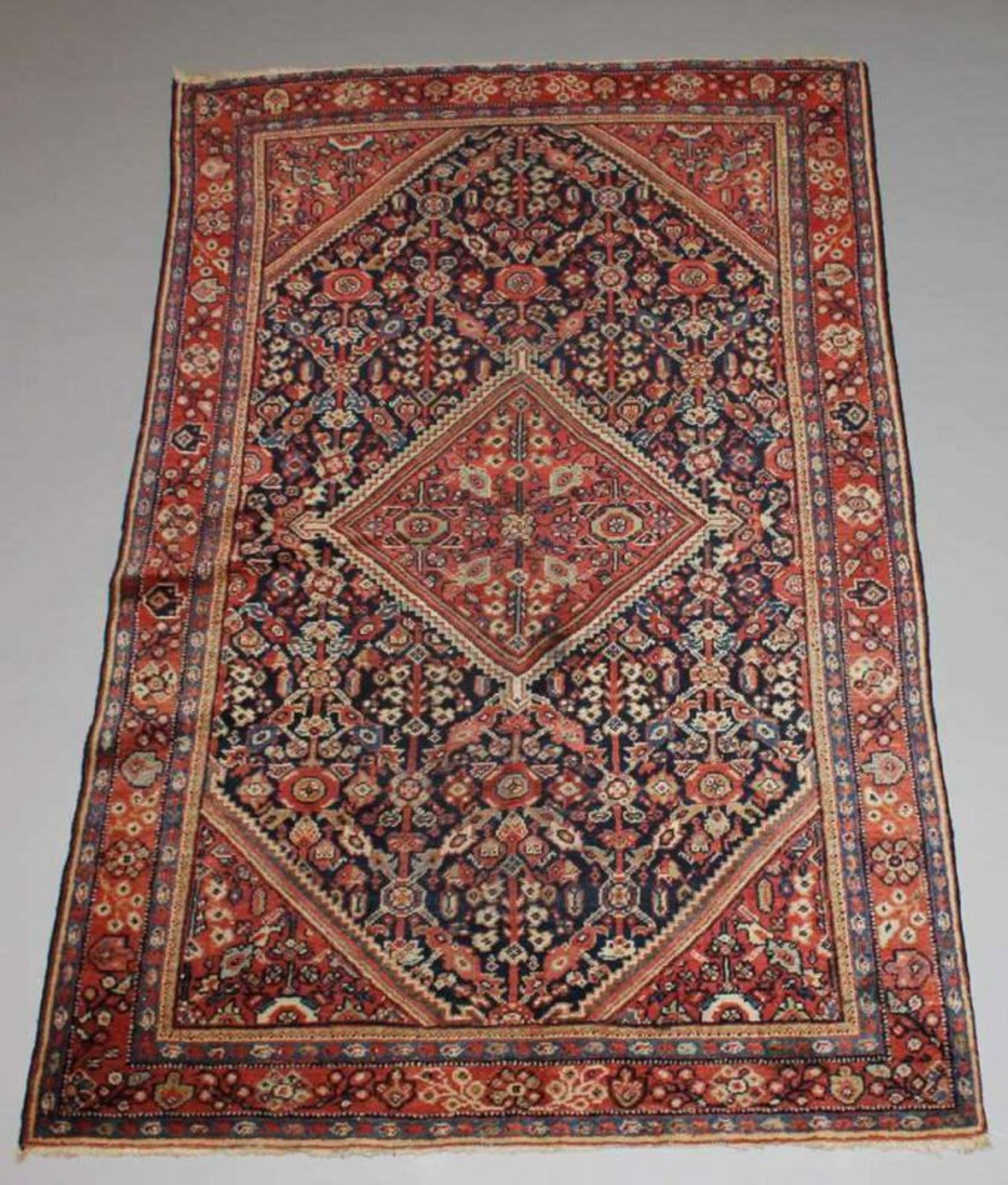 Mahal, Persien, ca. 2.00 x 1.30 m, Flor teilweise reduziert, Flecken 20.00 % buyer's premium on