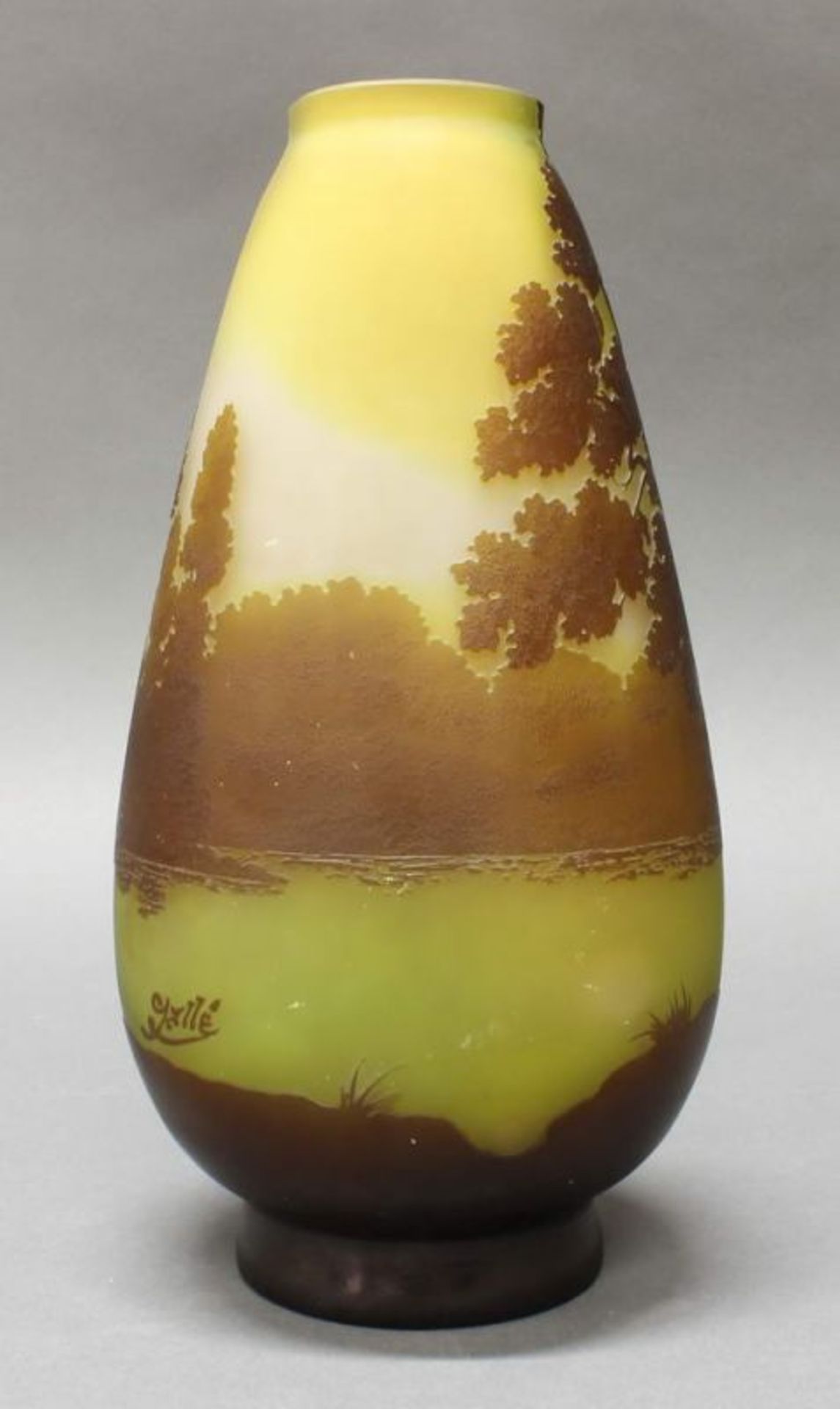 Vase, Emile Gallé, 1906-1914, Glas, brauner Überfangdekor mit baumbestandener Flusslandschaft auf - Image 2 of 4