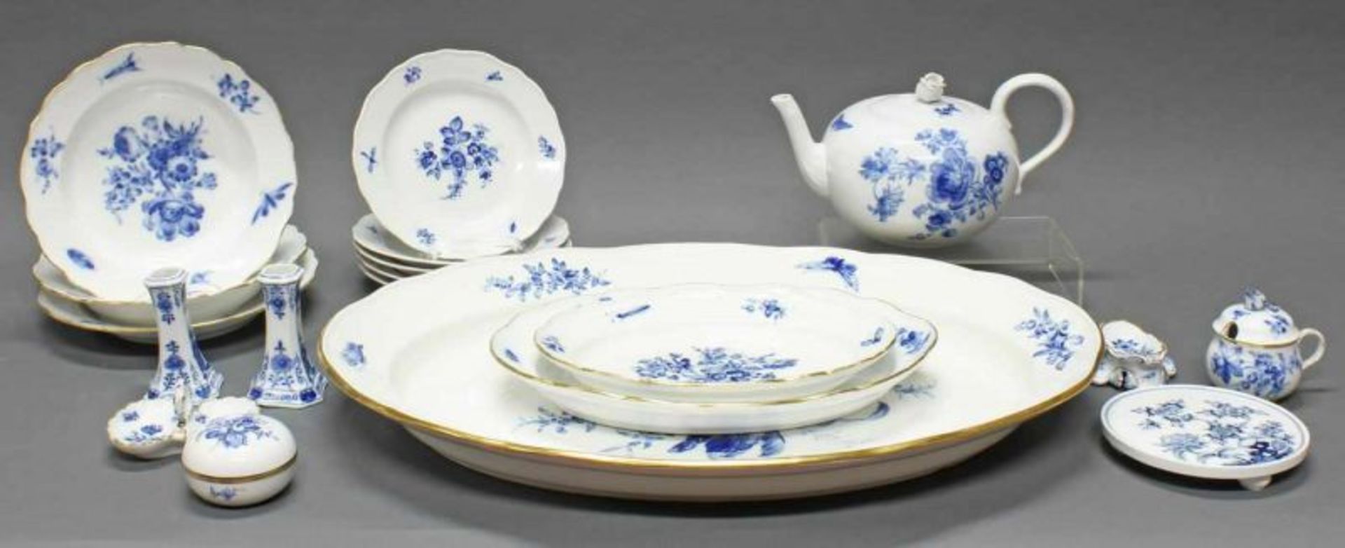 Konvolut, Meissen, Schwertermarke, 1850-1924, 1. Wahl, Deutsche Blume, kobaltblau, Goldrand: 3