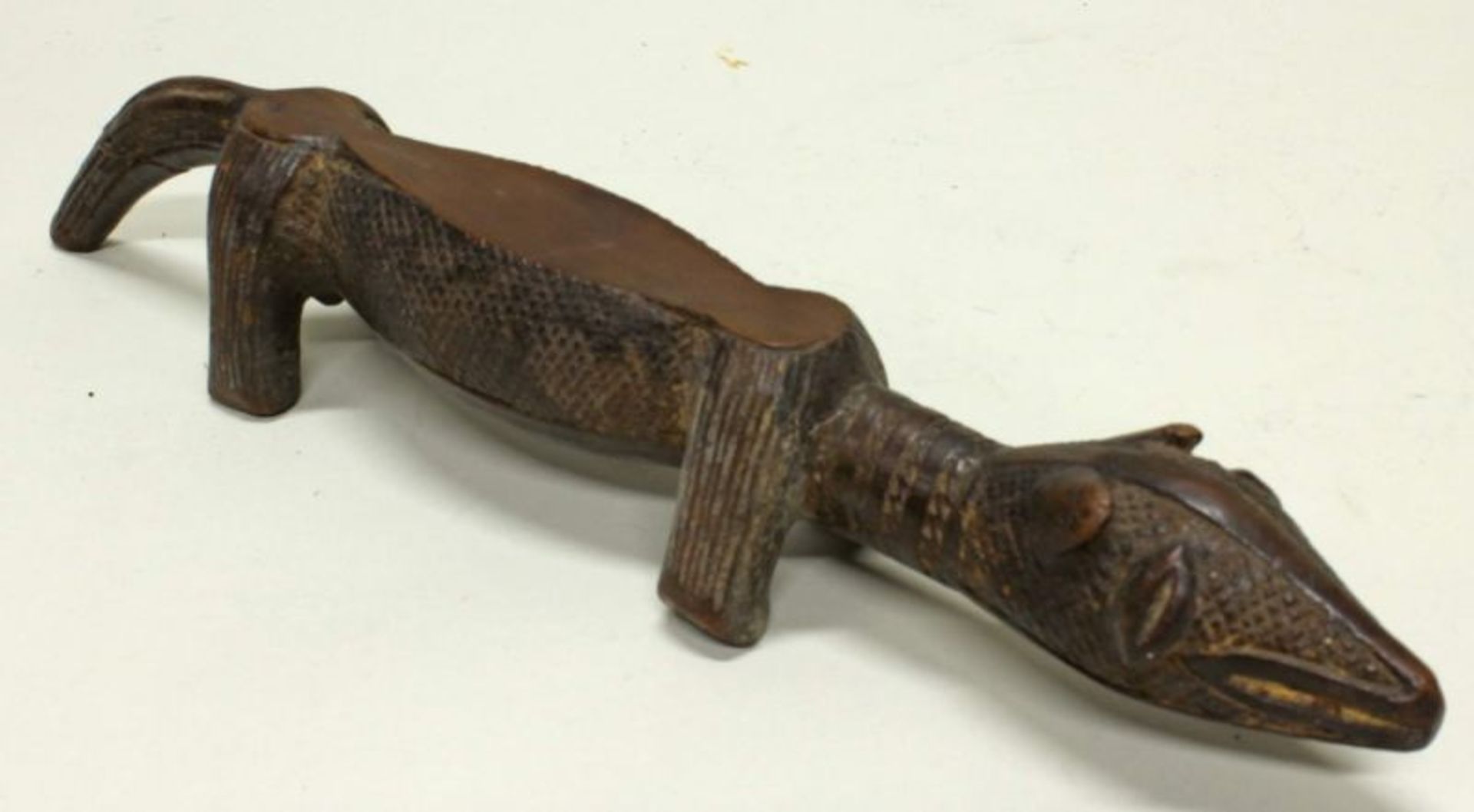 Reib-Orakel, "Krokodil", Afrika, authentisch, Holz, 34 cm, Schwanz geklebt. Provenienz: Rheinische - Image 3 of 3