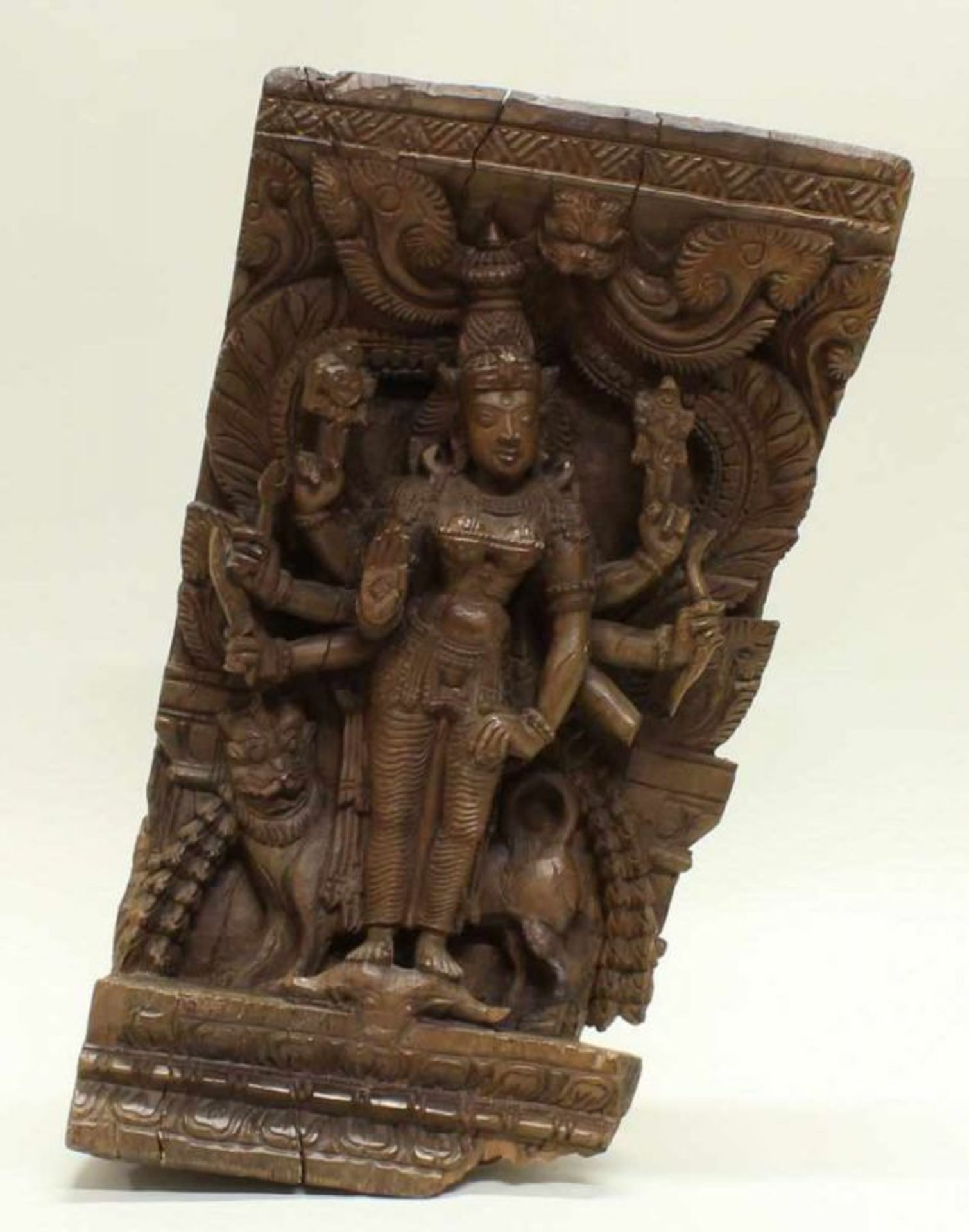 Holzrelief, Indien, 20. Jh., figural, womöglich von einem Tempelwagen, 45 x 26.5 x 10 cm, etwas - Image 4 of 4