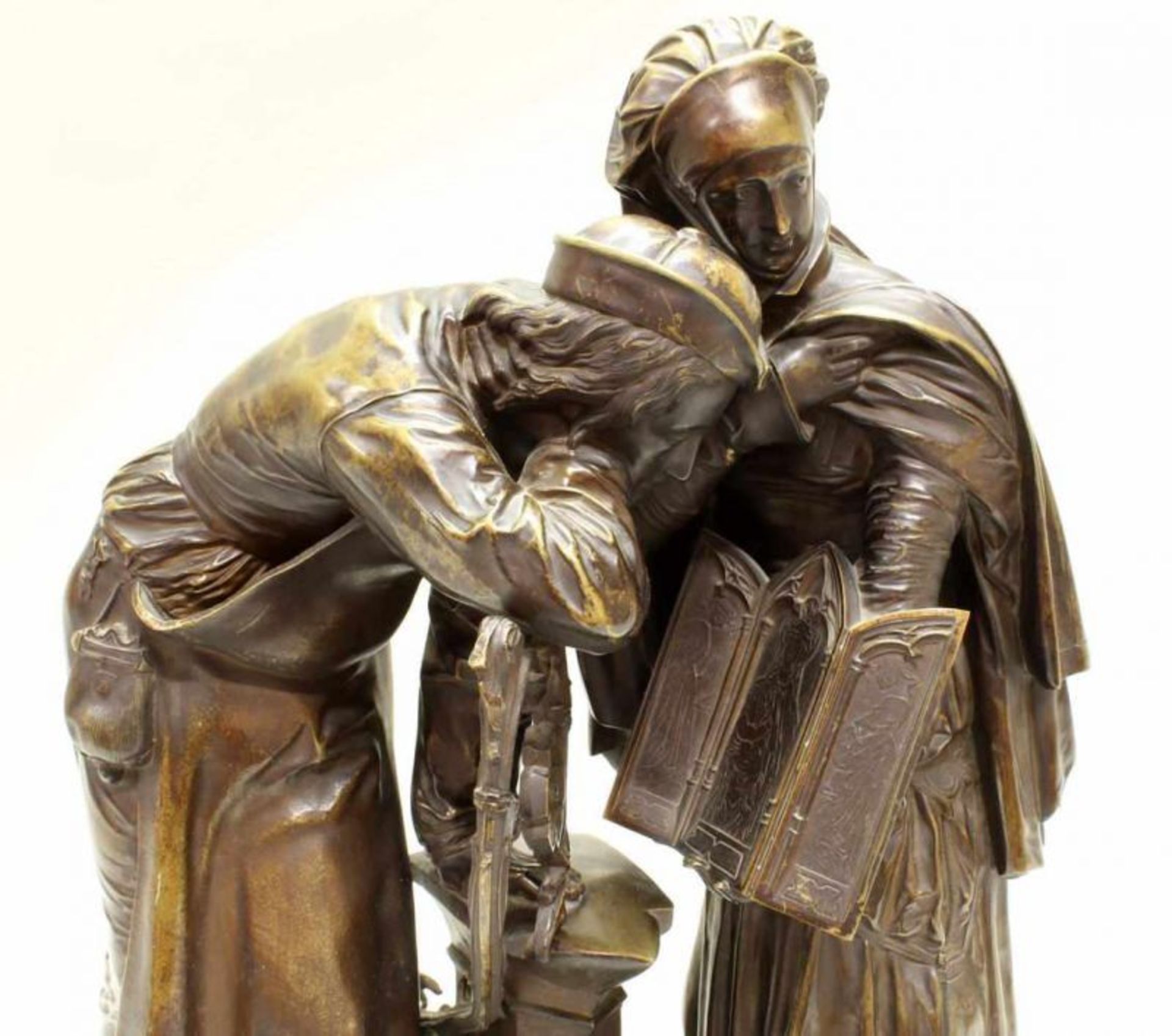 Bronze, "Präsentation des Kunstwerkes", eine Nonne zeigt einem Schmied einen Klappaltar, auf dem - Image 2 of 7