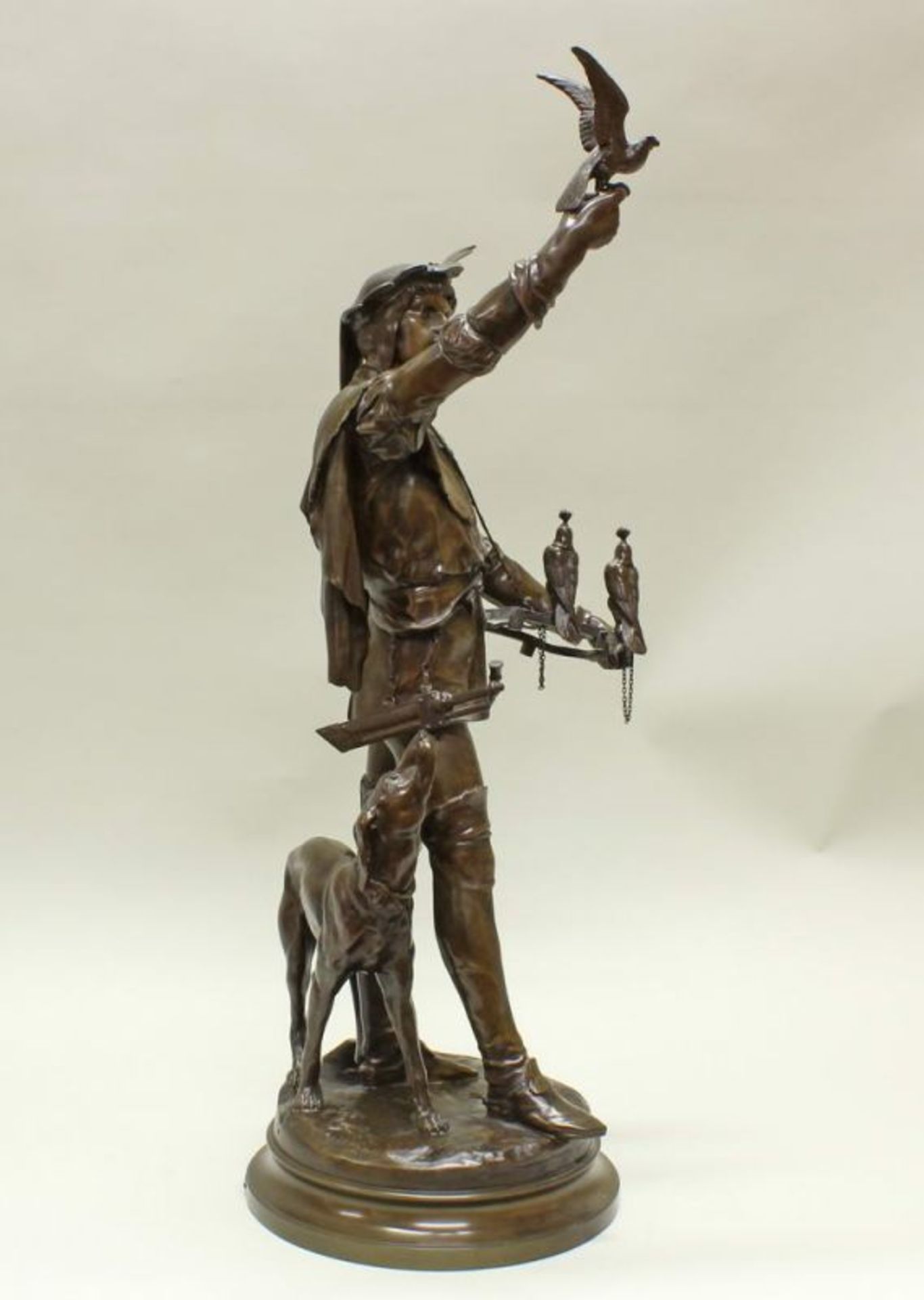 Bronze, braun patiniert, "Falconnier/Falkner", auf der Standfläche bezeichnet E. Picault, verso - Image 5 of 7