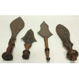 4 Messer, Zaïre, Afrika, authentisch, 28.5 cm, 38 cm, 41.5 cm bzw. 47 cm. Provenienz: Rheinische