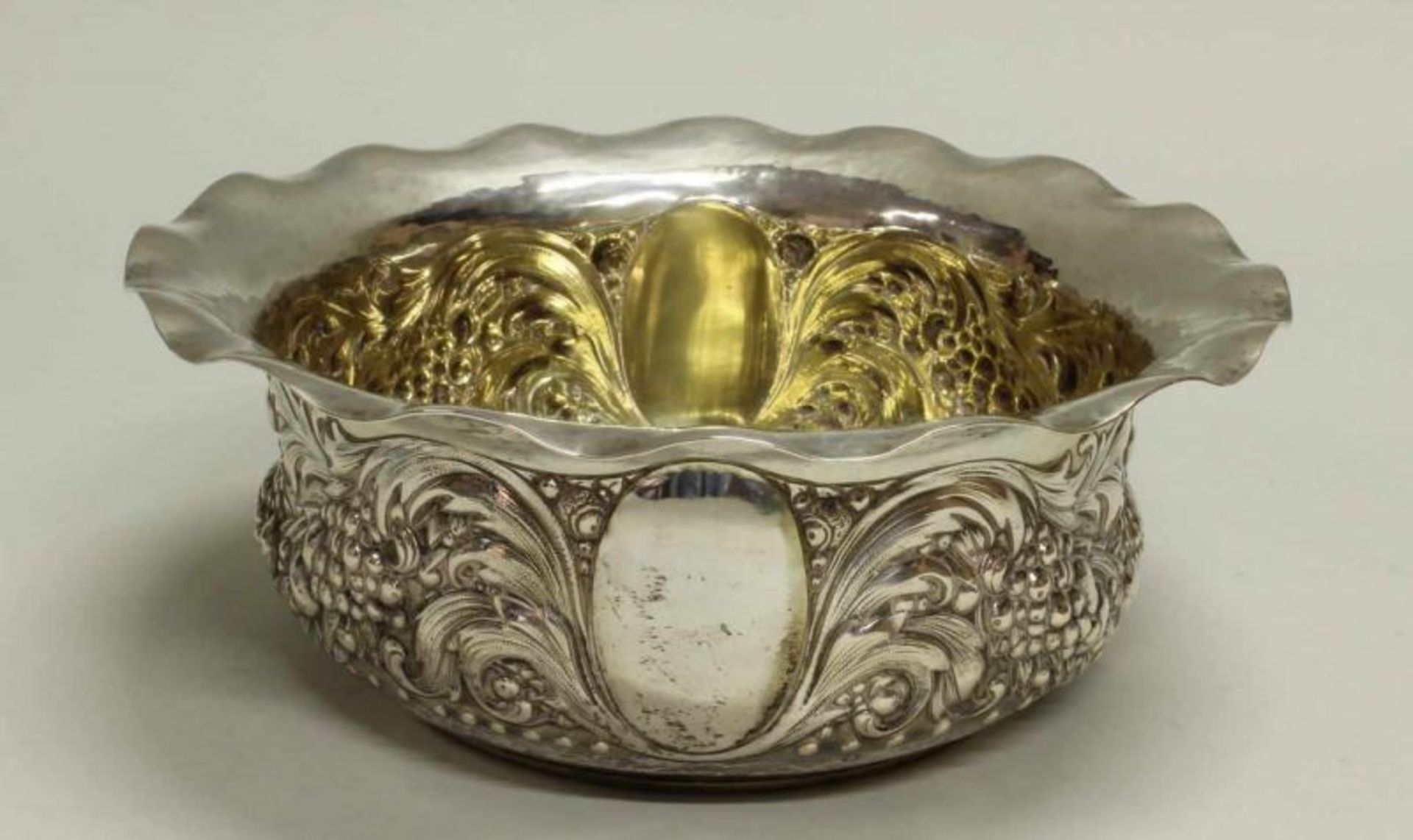 Schale, Silber 800, Bruckmann, innen vergoldet, Reliefdekor mit Fruchtgirlanden, gebuchteter Rand,