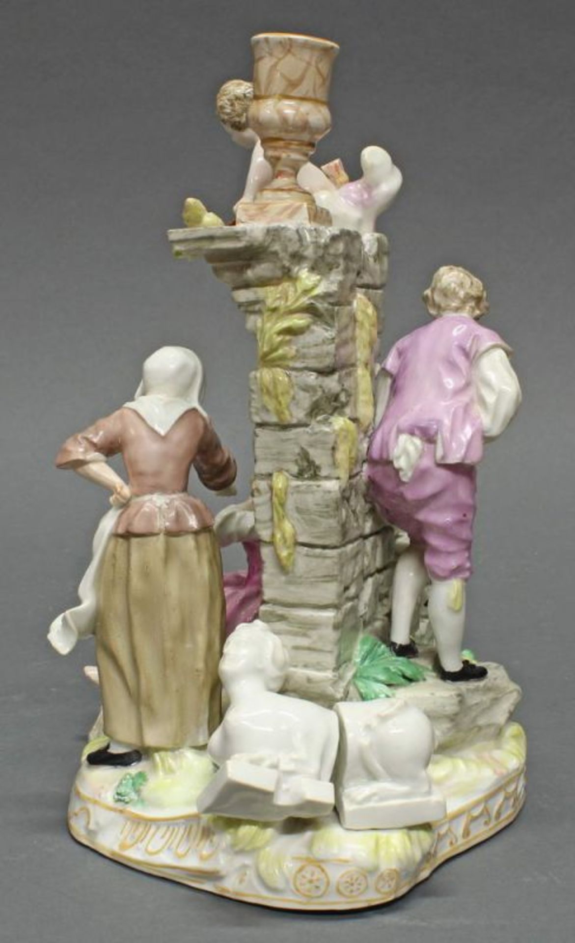 Porzellangruppe, "Das verratene Stelldichein", Meissen, um 1775, polychrom, Liebespaar mit alter - Image 3 of 4